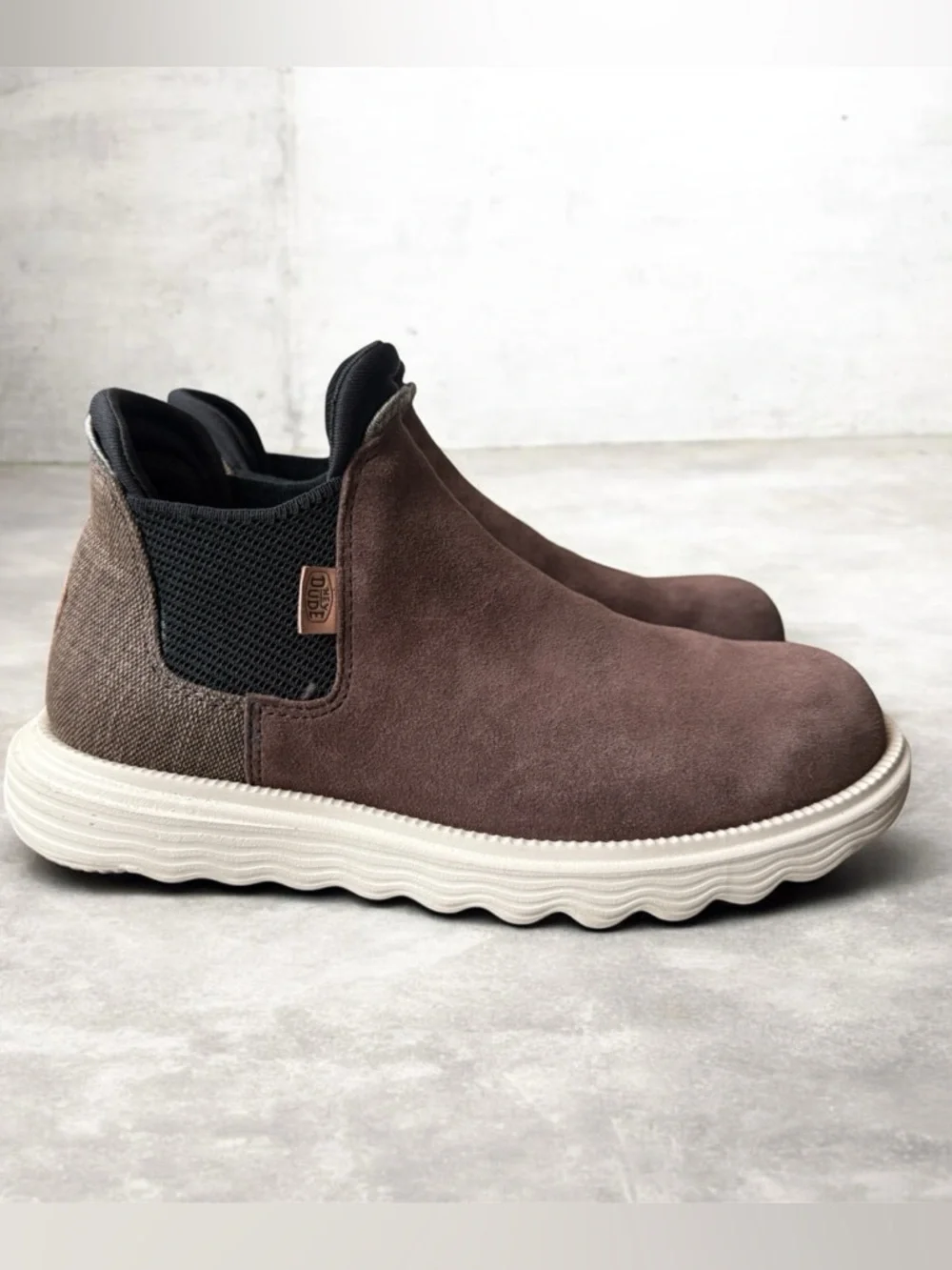 Hey Dude Wm Sz 7 Branson Suede Boot Easy Slip On in Coffee Brown